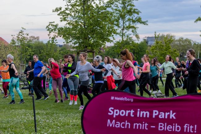 Heidelberg – Neue „Sport im Park“-Kurse – Zumba-Kurs am 7. Juli beim Schaufenster des Sports